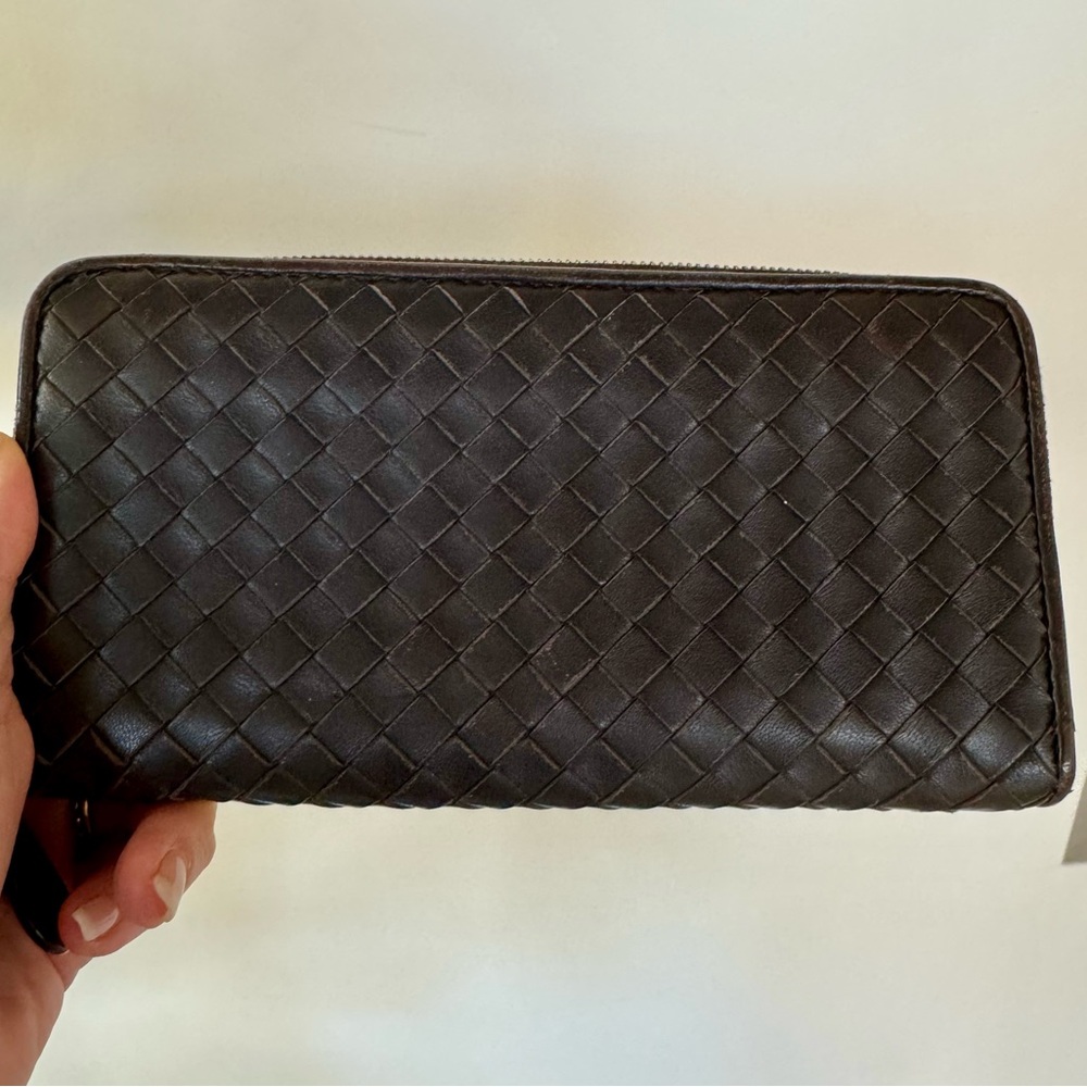Authentic Bottega Veneta Zip Around Wallet